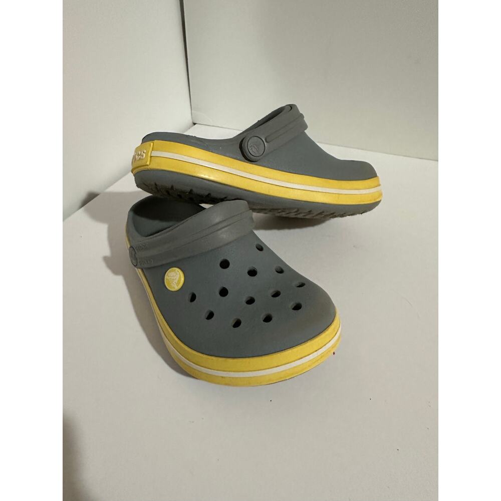 Kids Crocs size J1 Grey and yellow Crocband